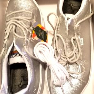 GoatNew Metallic Leather Platform Insole Sneaker